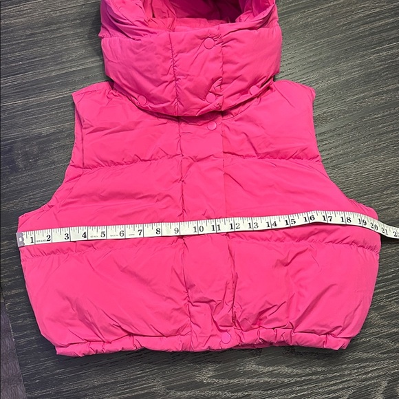 Lululemon Wunder Puff Super-Cropped Vest RARE, Size 4 - Picture 13 of 13